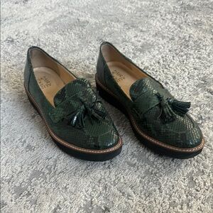 Naturalizer Hunter Green Tassel Loafers